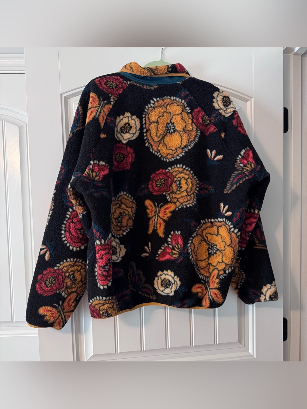 Wrangler Pull Over Sherpa Black, Mustard & Rose Accents - Picture 2 of 4